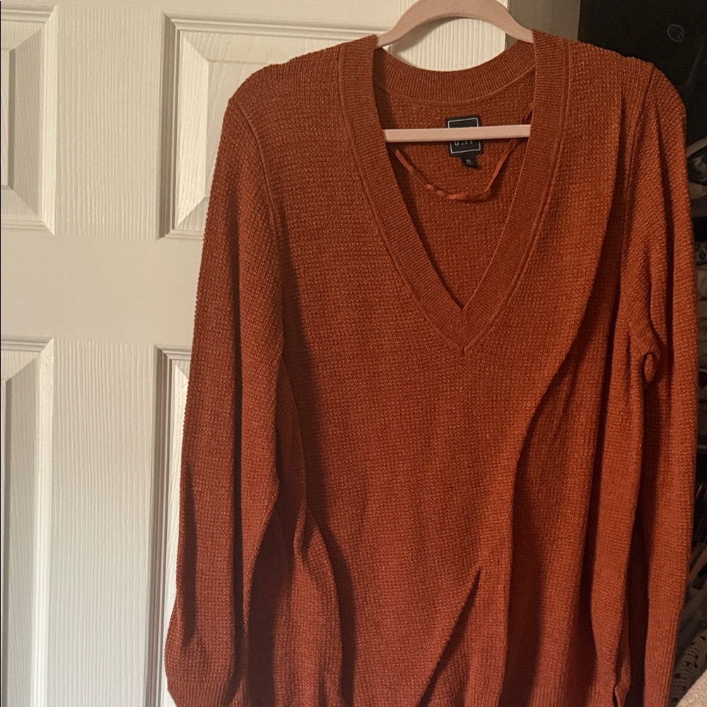 GAP Women's V-Neck Sweater - Rust Orange